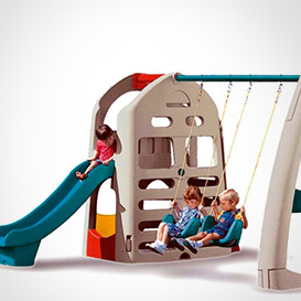 Climbing house with swing