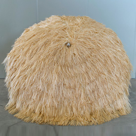 Ombrellone in alluminio modello Borgo seminuovo in Raffia colore ecrù senza bastone sotto