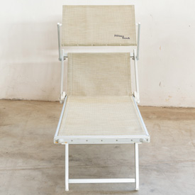 Lettino alluminio 4 posizioni automatico colore retato ecru/marrone con scritta sul tettino Hibiscus Beach.