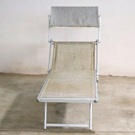 Lettino alluminio 2 posizioni telaio con compassi, scritta sul telo Bagni Vittoria.