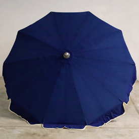 Ombrellone alluminio 180/10 colore blu bordino ecru, senza bastone sotto.