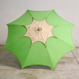 Ombrellone alluminio 200/10, modello stella corpo verde cappello ecru, senza bastone sotto.